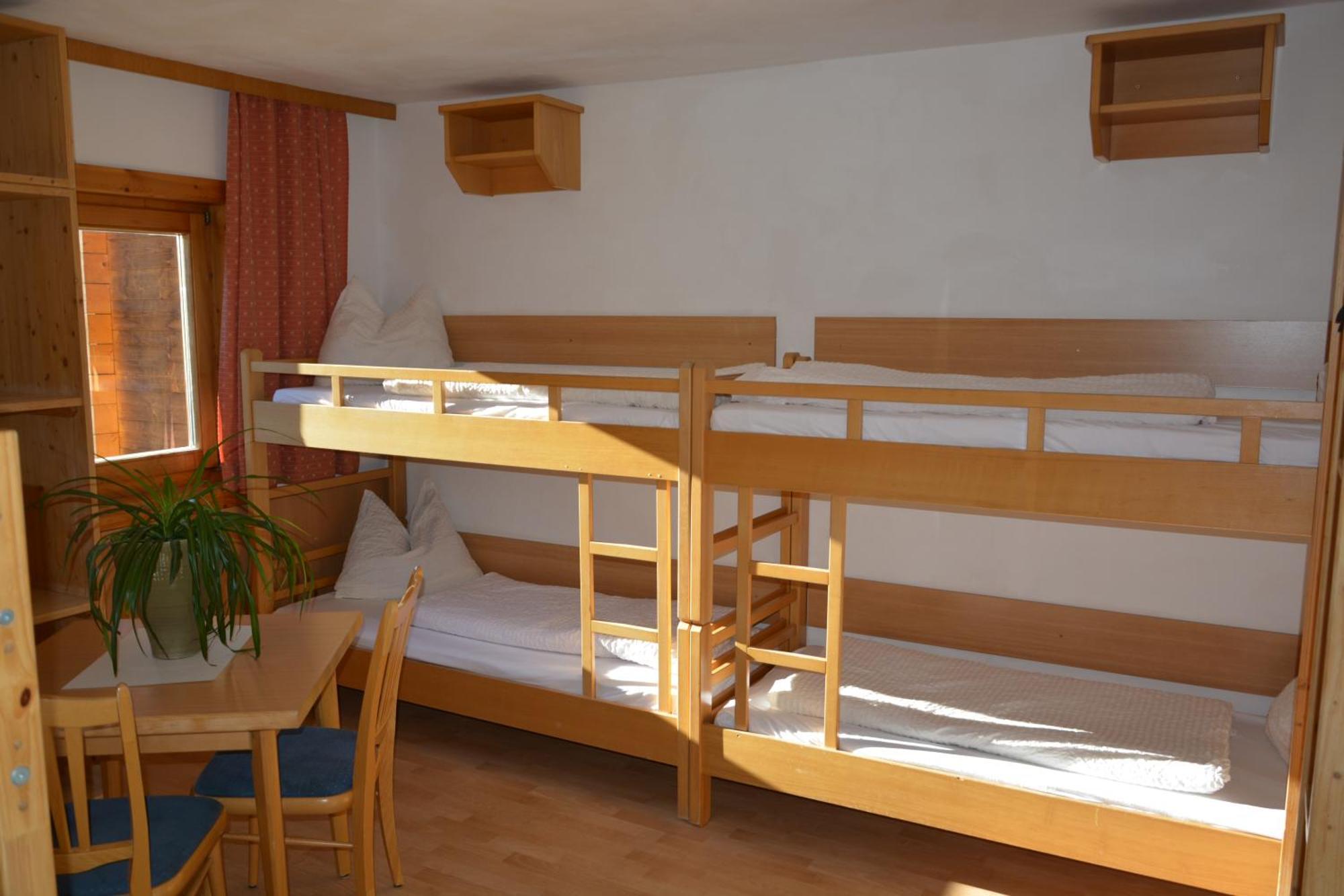 Hostel In-ski Out - Gaestehaeuser - Wallegghof Christianhof Saalbach-Hinterglemm