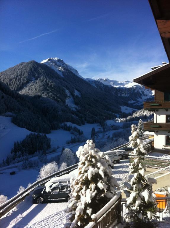 In / Out - Hostel Saalbach
