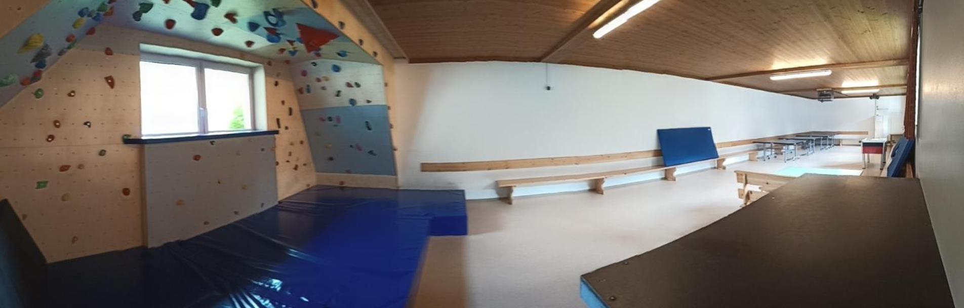 Hostel In / Out -