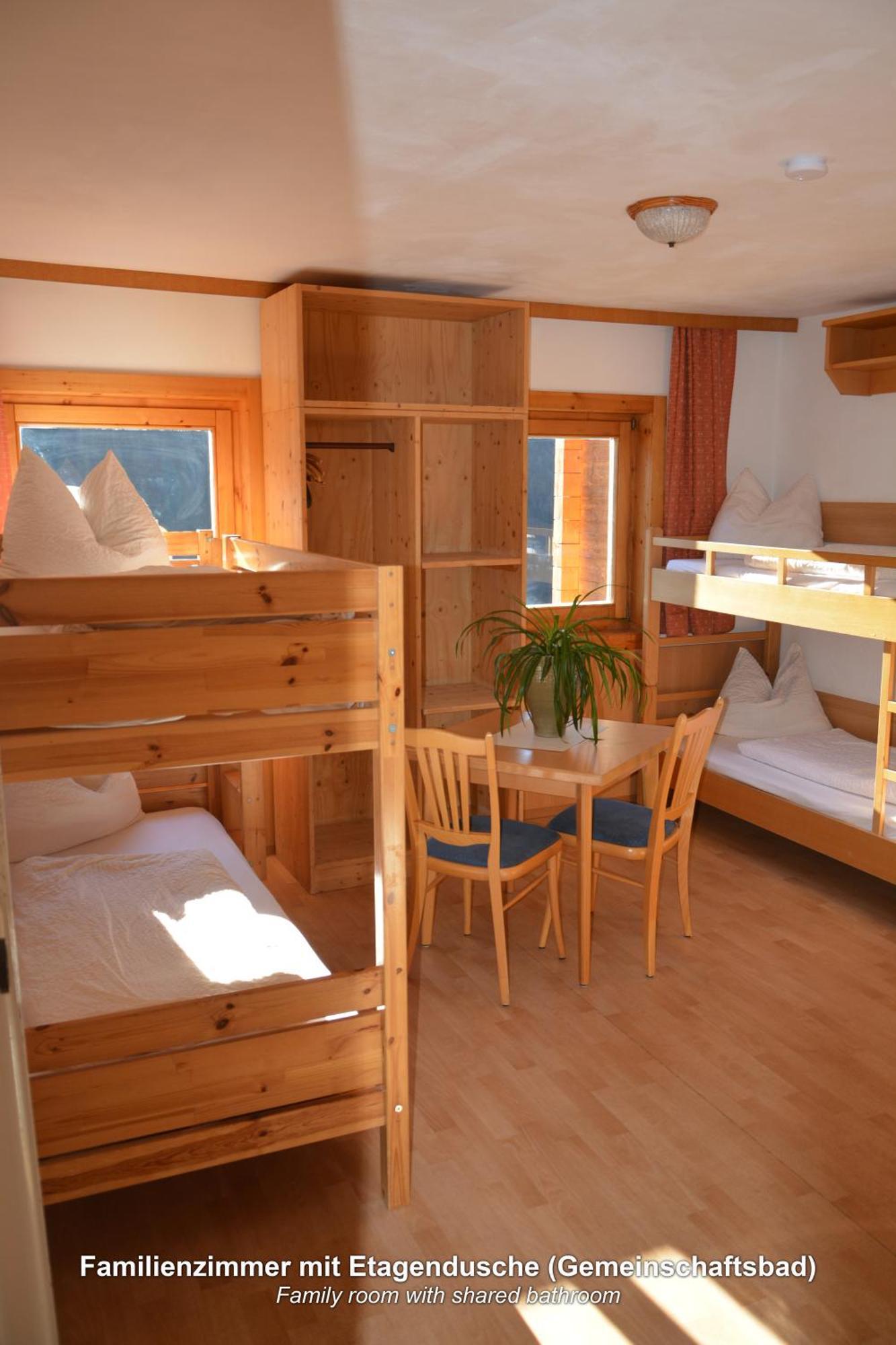 In / Out - Hostel Saalbach