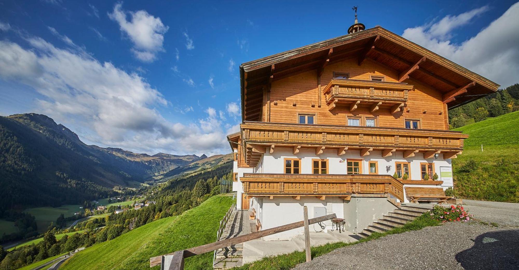 In / Out - * Saalbach