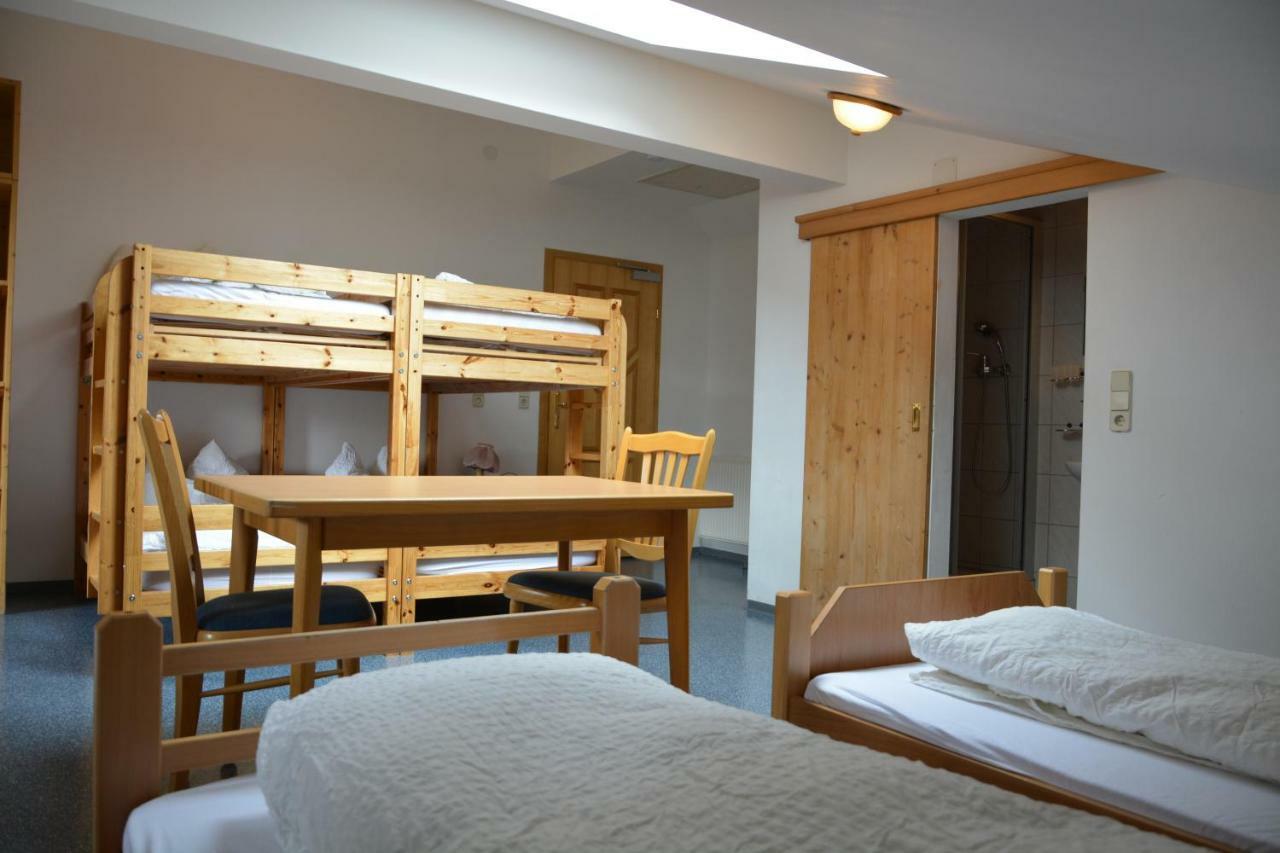 In / Out - Hostel *