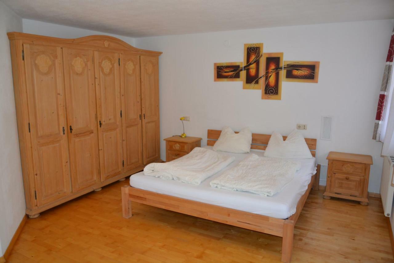Hostel In / Out -